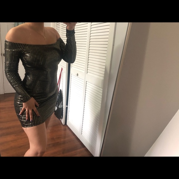 Dress - Picture 4 of 4